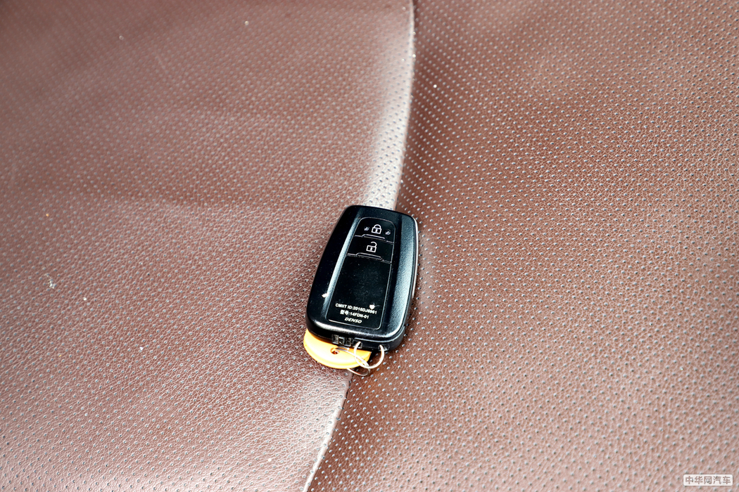 普拉多  2018款 3.5L 自动VX NAVI后挂 内饰