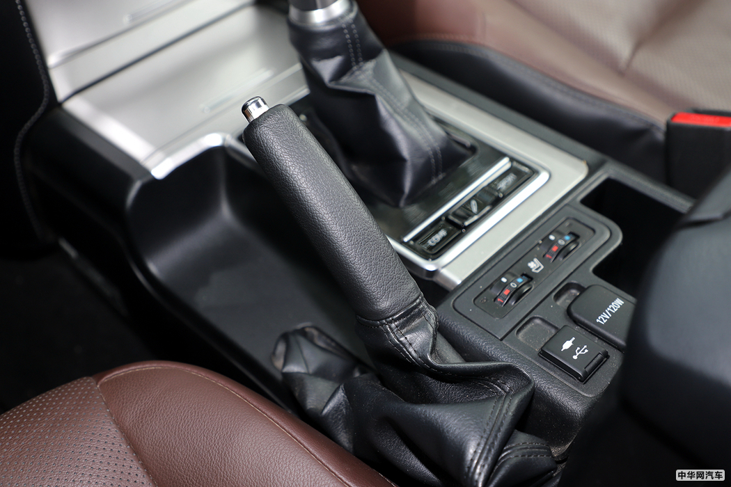 普拉多  2018款 3.5L 自动VX NAVI后挂 内饰