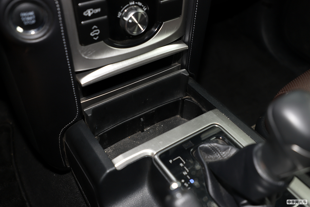 普拉多  2018款 3.5L 自动VX NAVI后挂 内饰