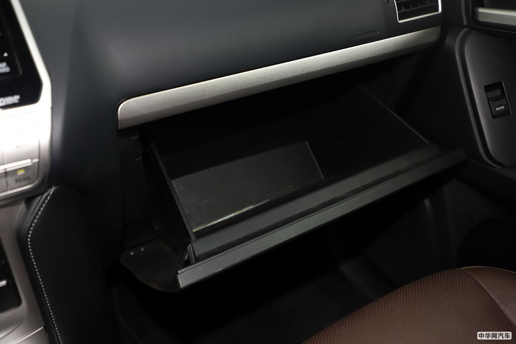 普拉多  2018款 3.5L 自动VX NAVI后挂 内饰