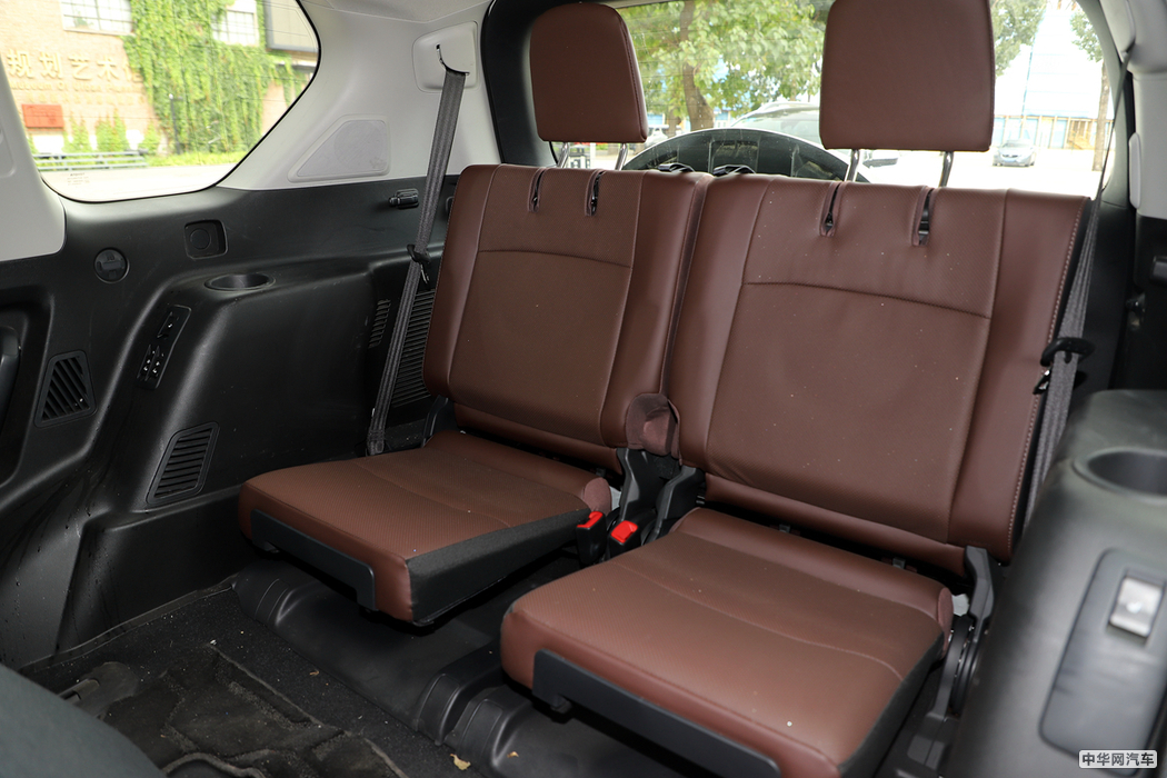 普拉多  2018款 3.5L 自动VX NAVI后挂 空间