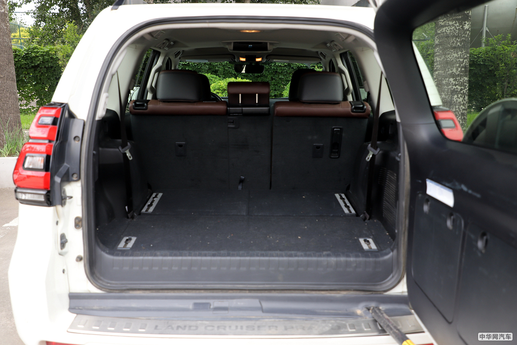 普拉多  2018款 3.5L 自动VX NAVI后挂 空间