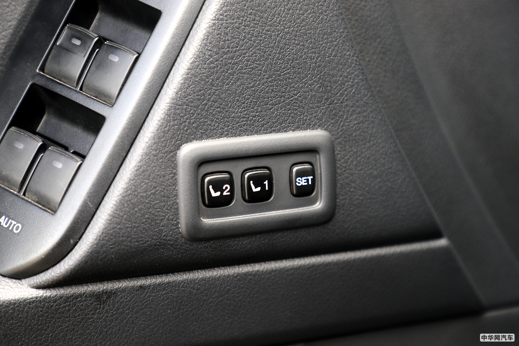 普拉多  2018款 3.5L 自动VX NAVI后挂 其他