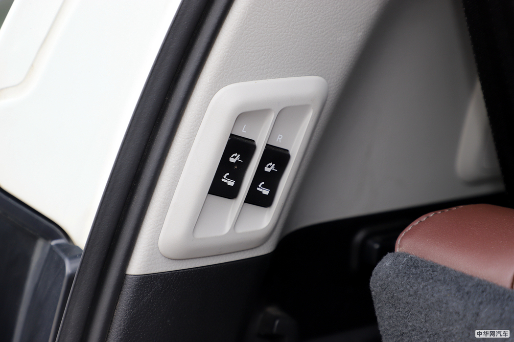 普拉多  2018款 3.5L 自动VX NAVI后挂 其他