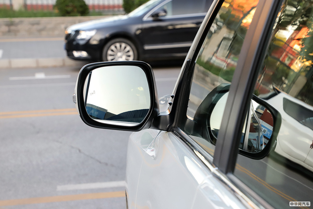 普拉多  2018款 3.5L 自动VX NAVI后挂 外观