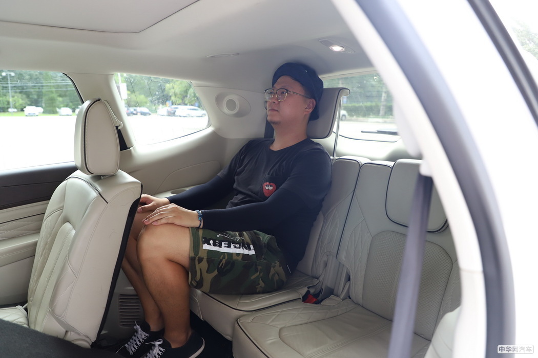 锐界 2019款 EcoBoost 245 四驱ST-Line 7座 空间