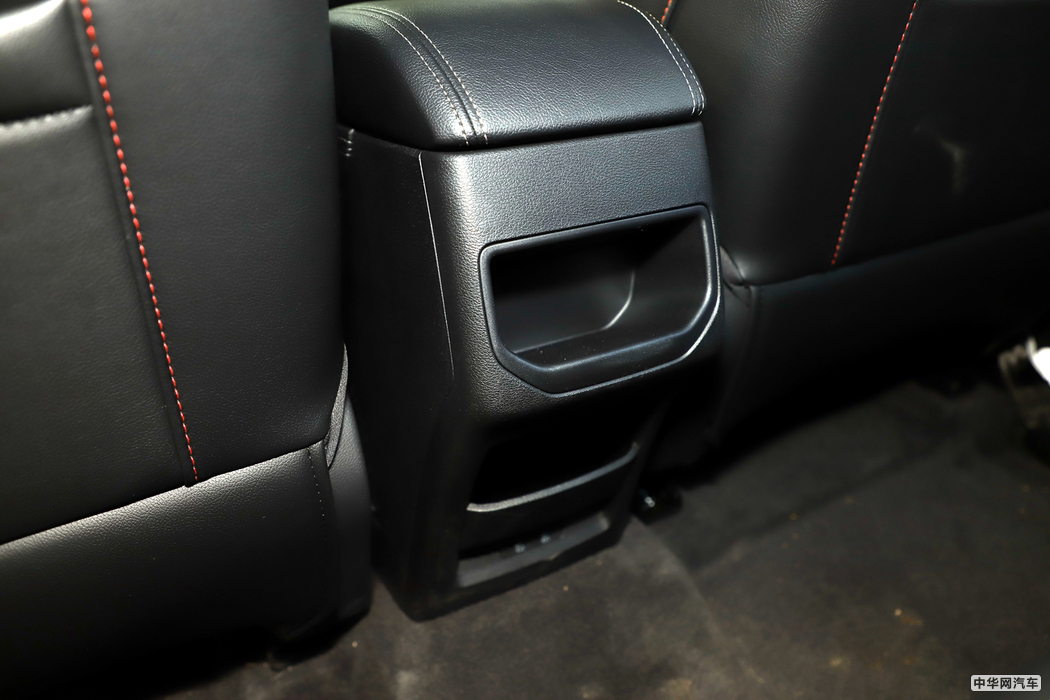 瑞虎e 2019款 尊享版 空间