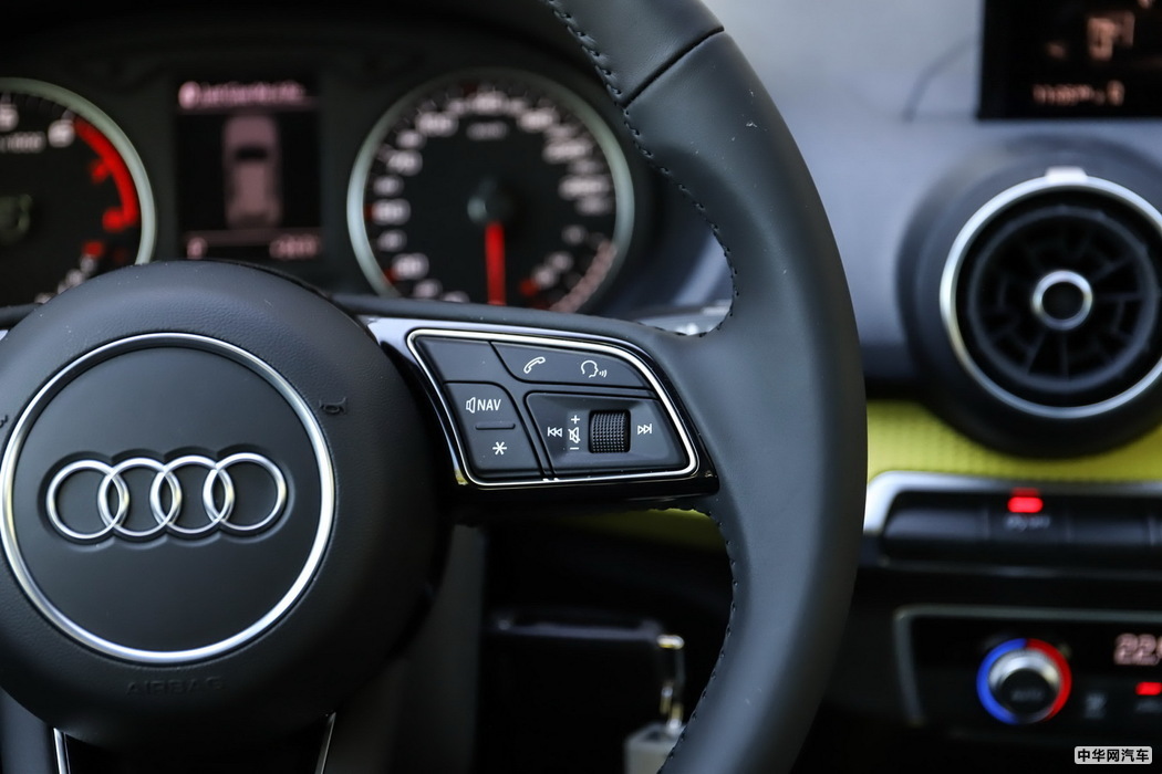 奥迪Q2L 2018款 35TFSI 时动感型 内饰