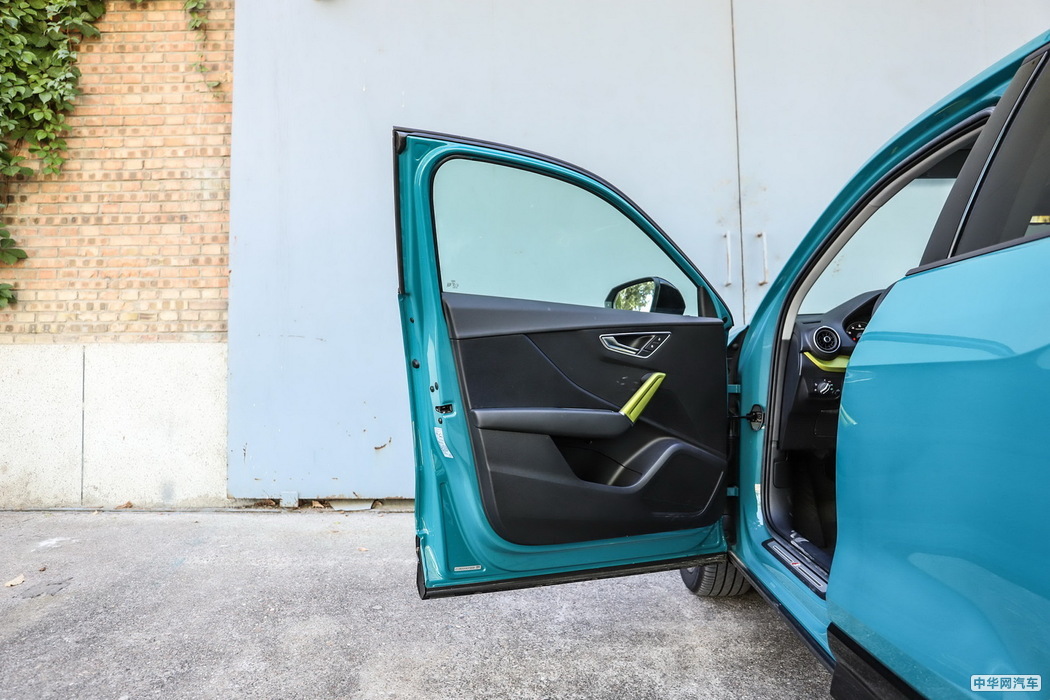 奥迪Q2L 2018款 35TFSI 时动感型 内饰