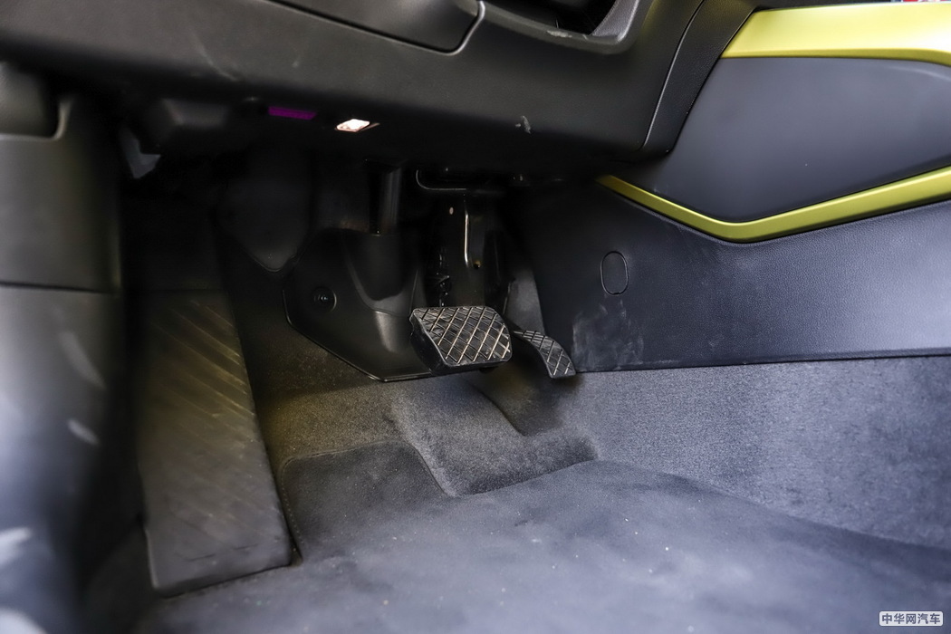 奥迪Q2L 2018款 35TFSI 时动感型 内饰