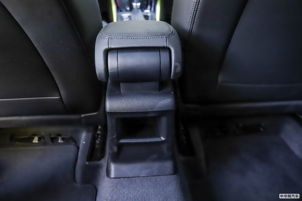 奥迪Q2L 2018款 35TFSI 时动感型 空间