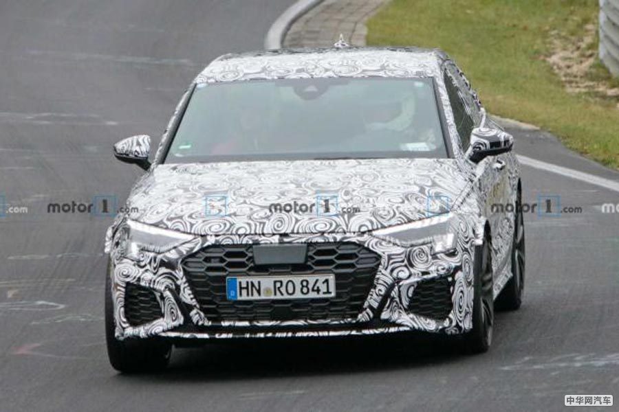 增加宽体套件 全新奥迪RS 3路试碟照曝光 增加宽体套件 全新奥迪RS 3路试碟照曝光