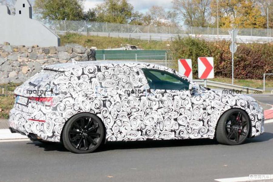 增加宽体套件 全新奥迪RS 3路试碟照曝光 增加宽体套件 全新奥迪RS 3路试碟照曝光