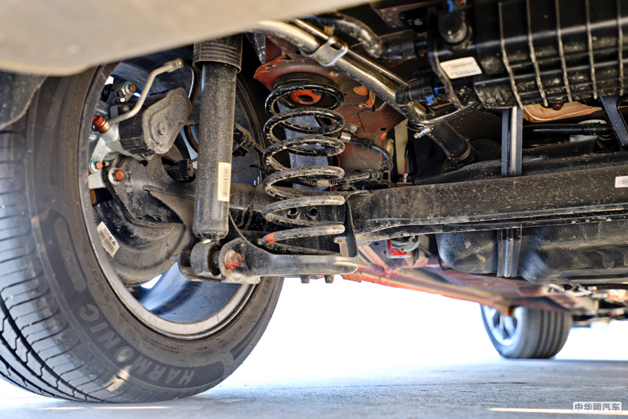 秦 2019款 1.5L 自动尊贵型 外观