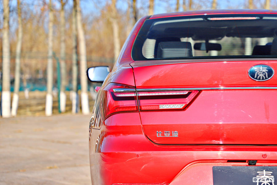 秦 2019款 1.5L 自动尊贵型 外观