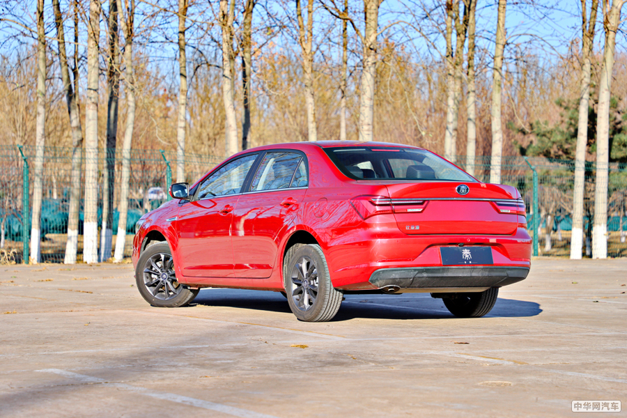 秦 2019款 1.5L 自动尊贵型 外观