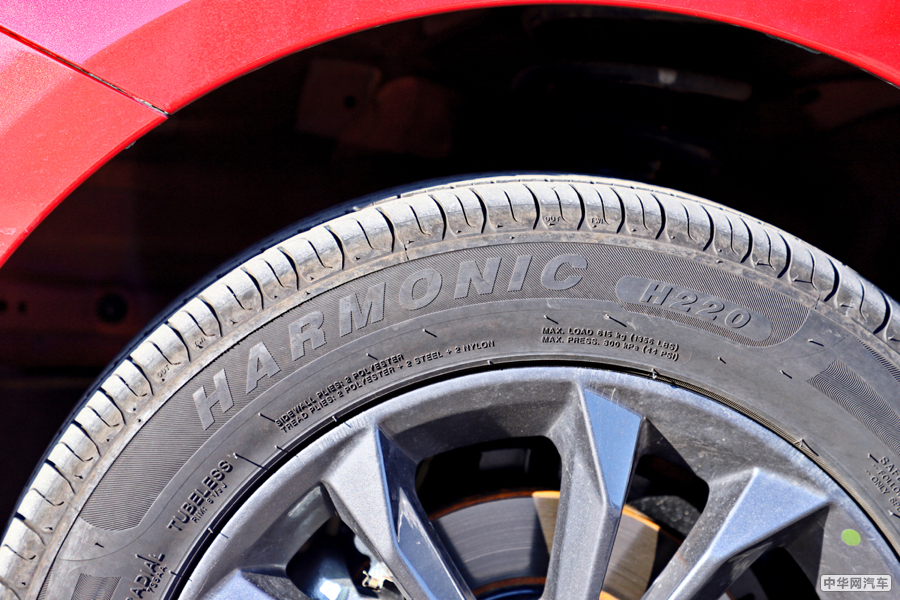 秦 2019款 1.5L 自动尊贵型 外观