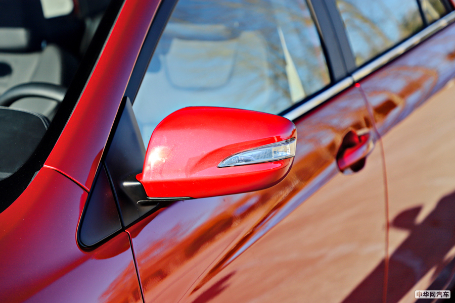 秦 2019款 1.5L 自动尊贵型 外观