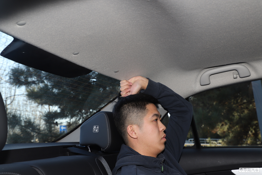 秦 2019款 1.5L 自动尊贵型 空间