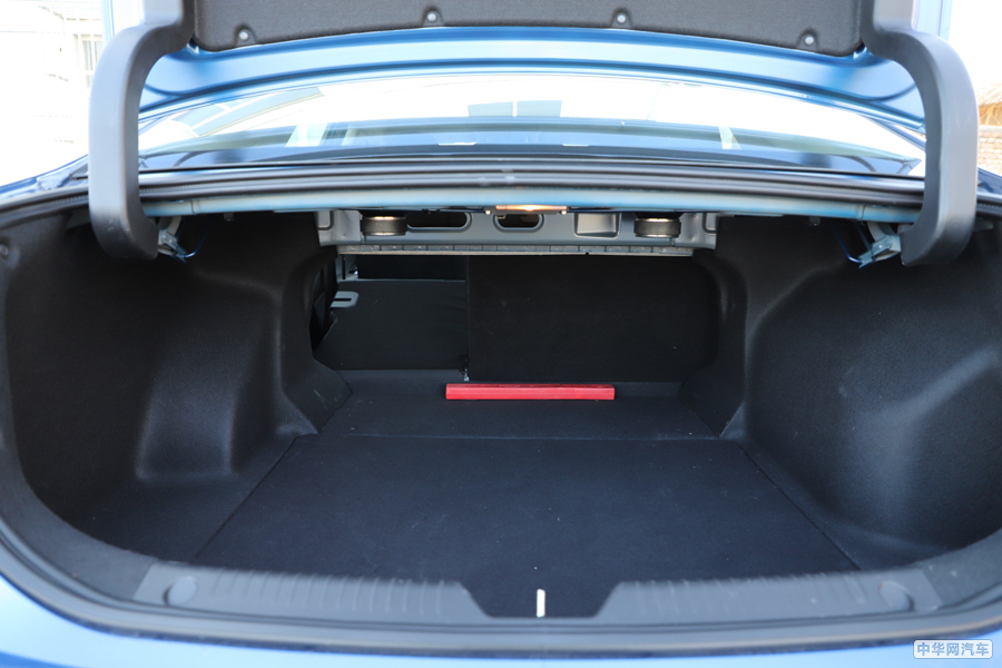 传祺GA6 2019款 270T 自动至尊版 空间