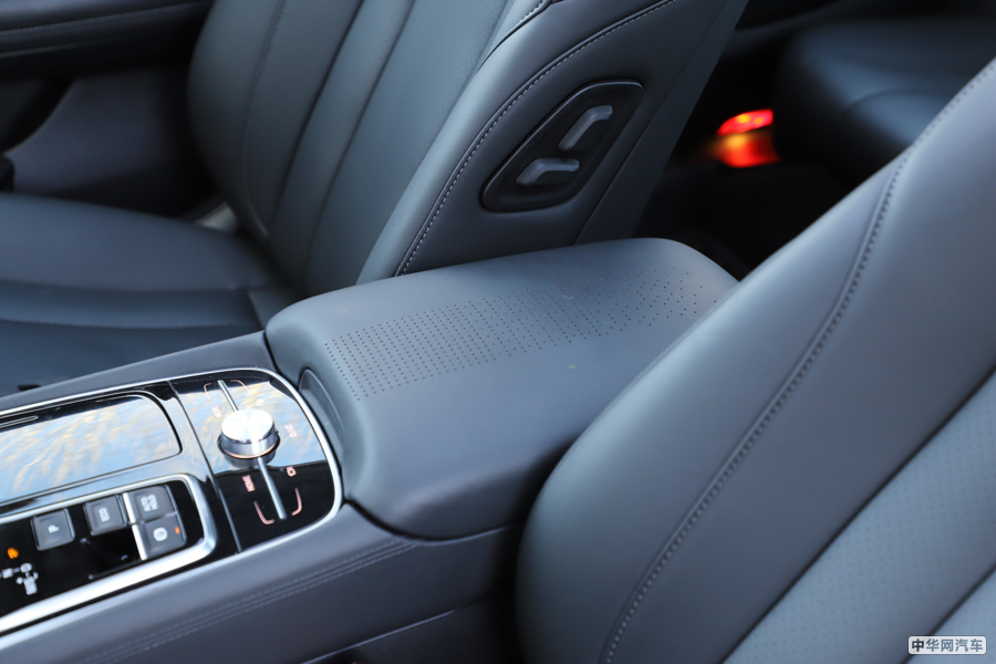 传祺GA6 2019款 270T 自动至尊版 内饰