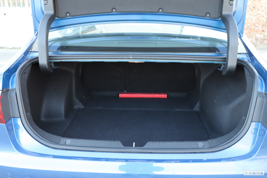 传祺GA6 2019款 270T 自动至尊版 空间