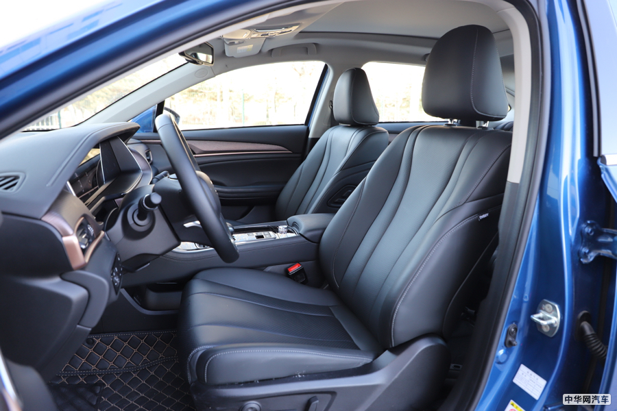 传祺GA6 2019款 270T 自动至尊版 空间