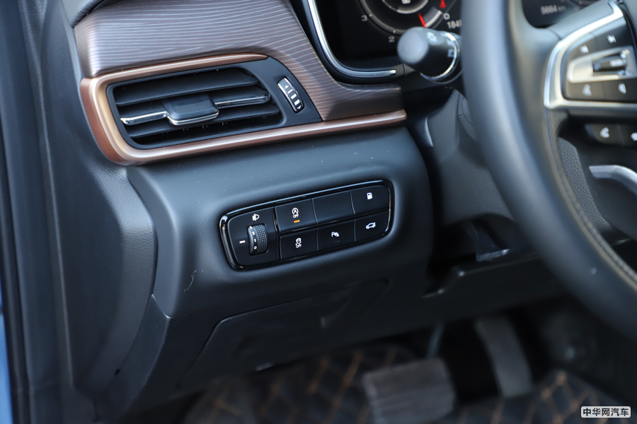传祺GA6 2019款 270T 自动至尊版 内饰