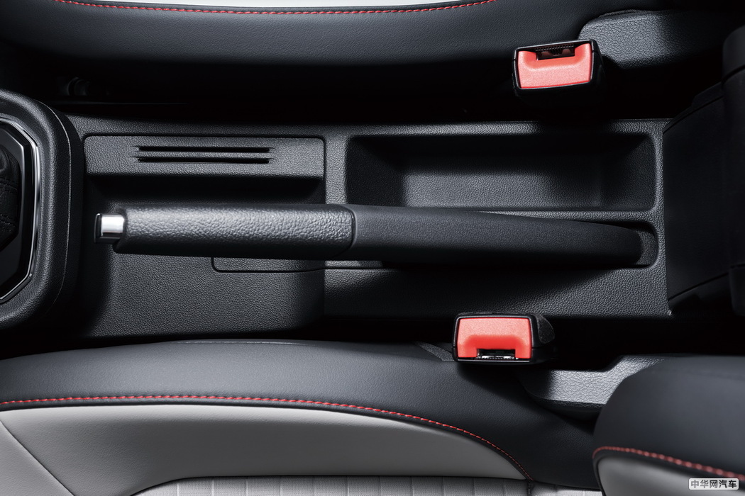 昕动 2020款 1.5L 自动运动版 组图