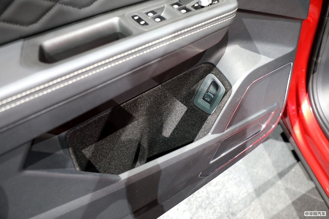 途昂X 2019款 530 V6 四驱尊崇旗舰版 组图