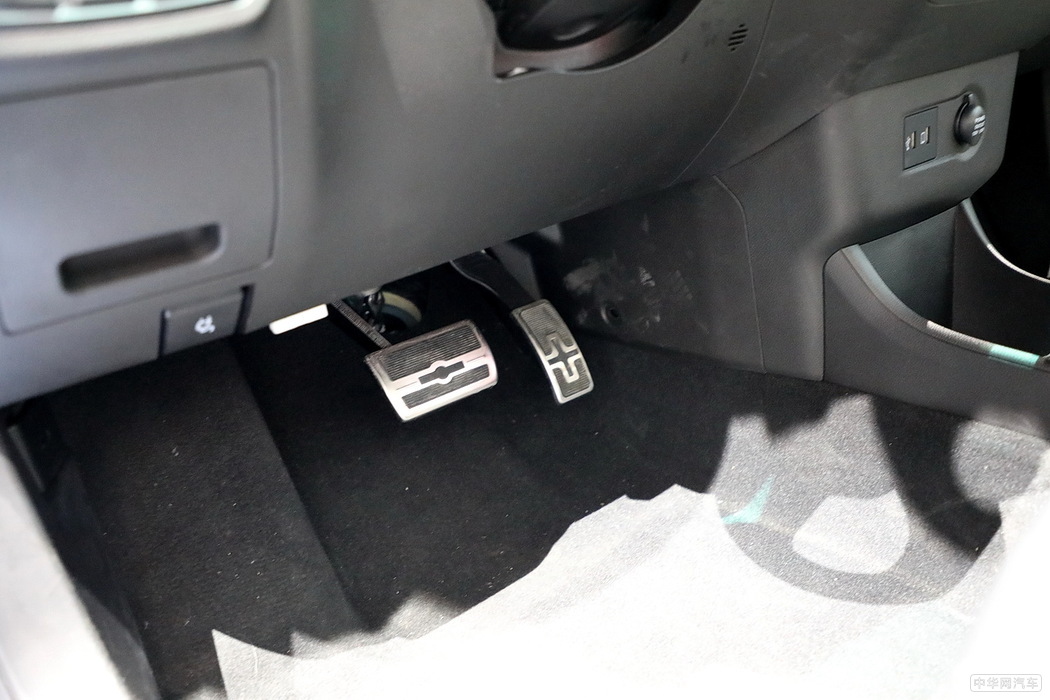 北汽新能源EX3 2019款 R600 劲悦版 组图