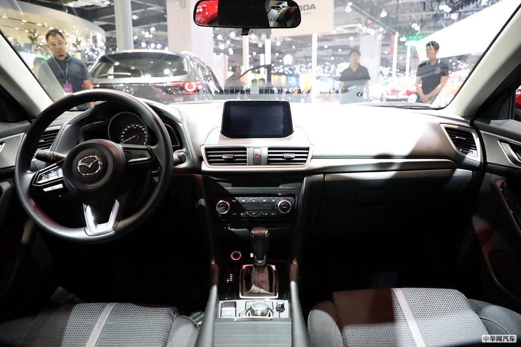 马自达3 Axela昂克赛拉 2017款 三厢 2.0L 自动旗舰型 国VI 组图