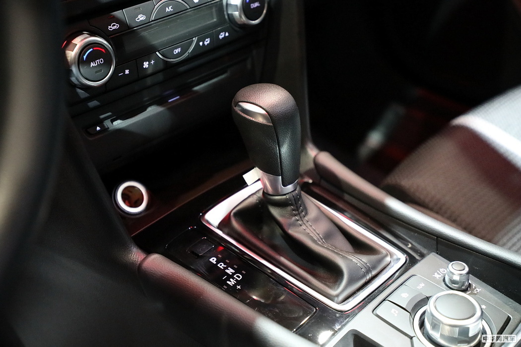 马自达3 Axela昂克赛拉 2017款 三厢 2.0L 自动旗舰型 国VI 组图