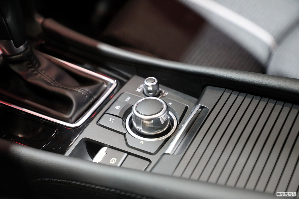 马自达3 Axela昂克赛拉 2017款 三厢 2.0L 自动旗舰型 国VI 组图