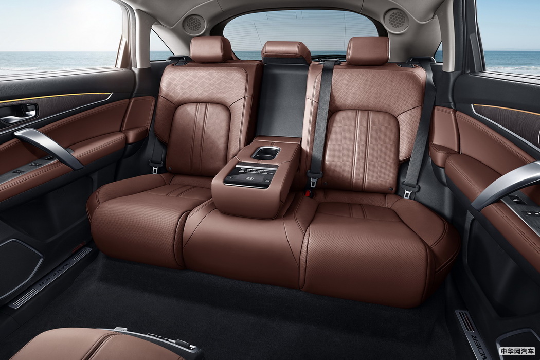 冠道 2019款 240TURBO 两驱尊享·星空限量版 组图