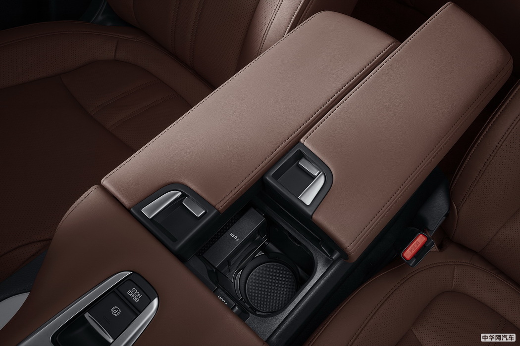 冠道 2019款 240TURBO 两驱尊享·星空限量版 组图