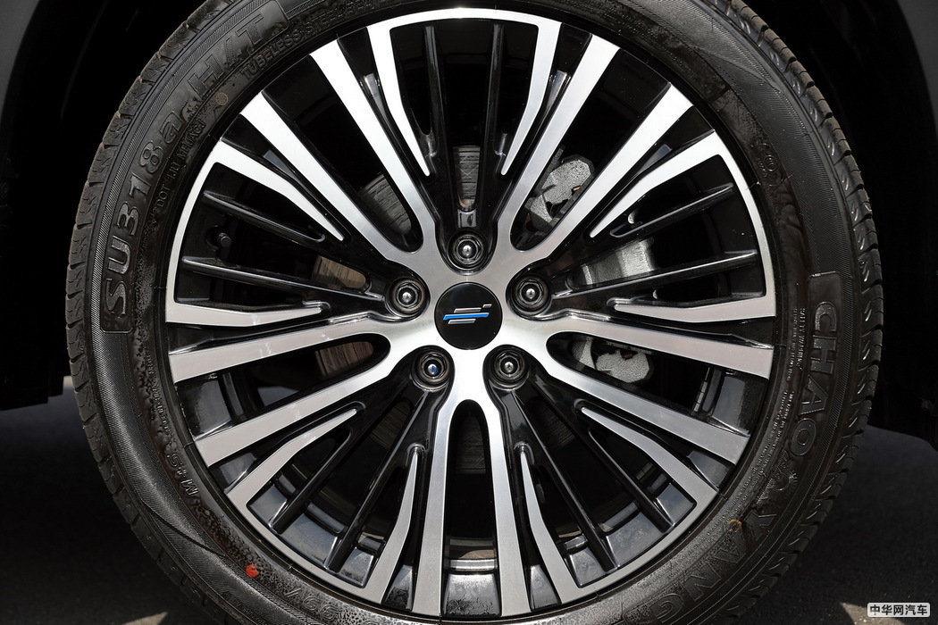 欧尚x7 2020款 1.5T 人脸识别全自动泊车太空逍遥版 组图