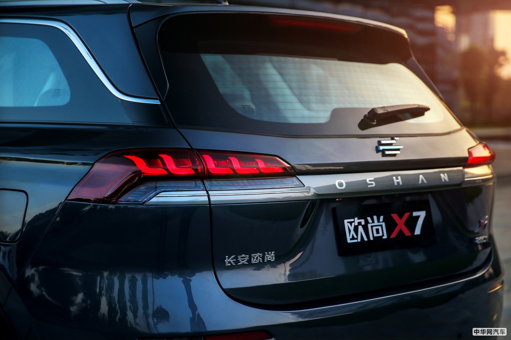 欧尚x7 2020款 1.5T 人脸识别全自动泊车太空逍遥版 组图