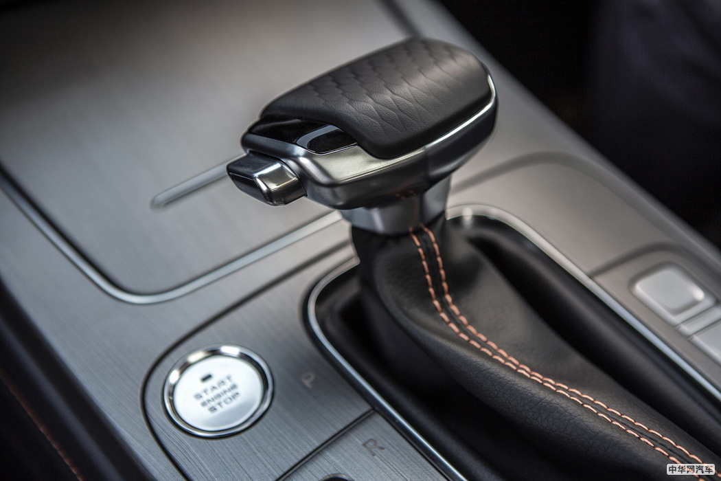 欧尚x7 2020款 1.5T 人脸识别全自动泊车太空逍遥版 组图