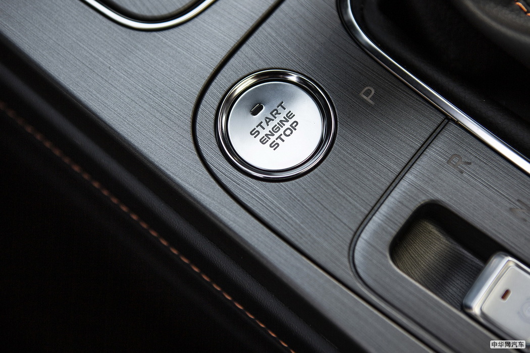 欧尚x7 2020款 1.5T 人脸识别全自动泊车太空逍遥版 组图