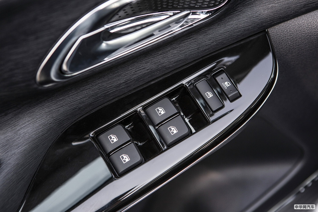 欧尚x7 2020款 1.5T 人脸识别全自动泊车太空逍遥版 组图