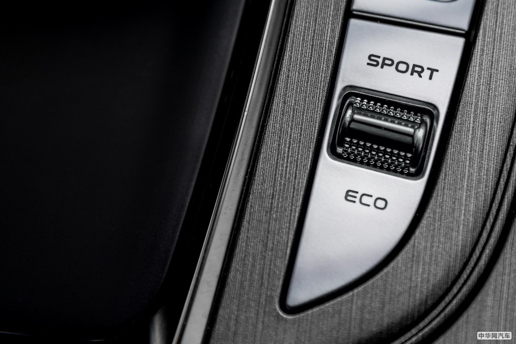 欧尚x7 2020款 1.5T 人脸识别全自动泊车太空逍遥版 组图