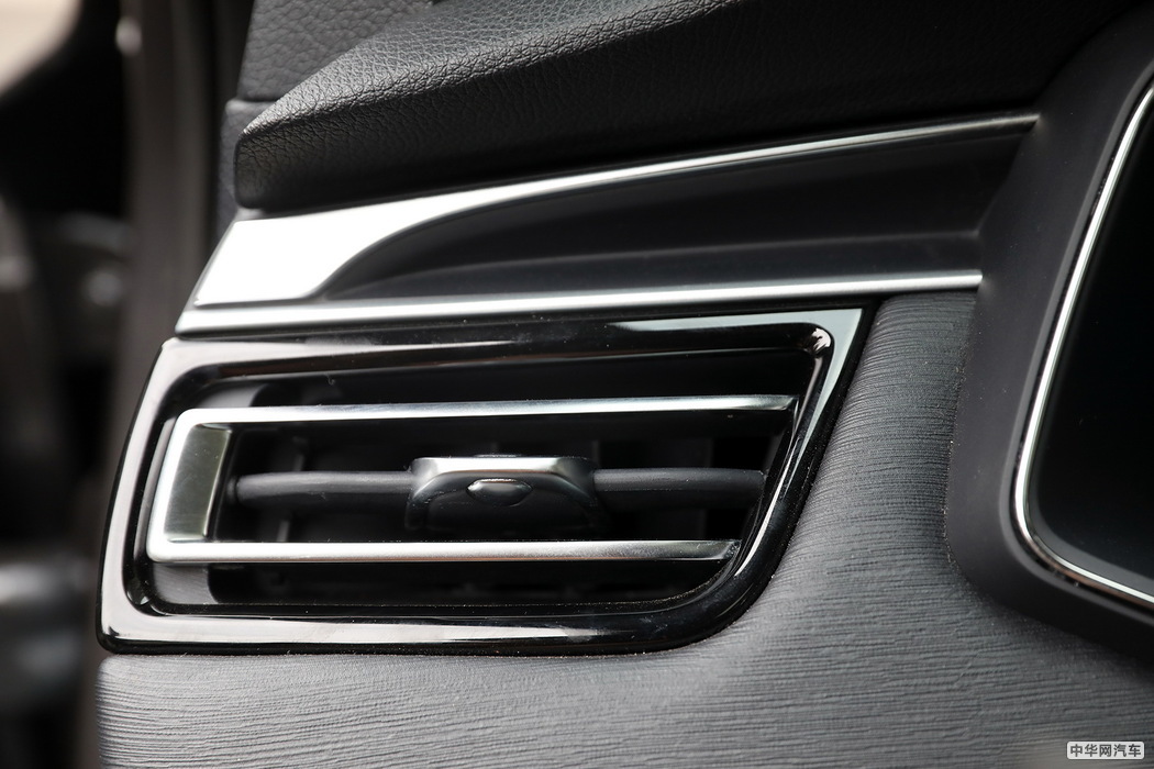 欧尚x7 2020款 1.5T 人脸识别全自动泊车太空逍遥版 组图