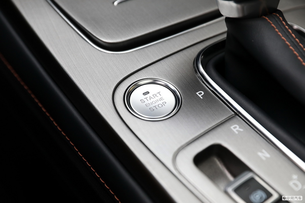 欧尚x7 2020款 1.5T 人脸识别全自动泊车太空逍遥版 组图