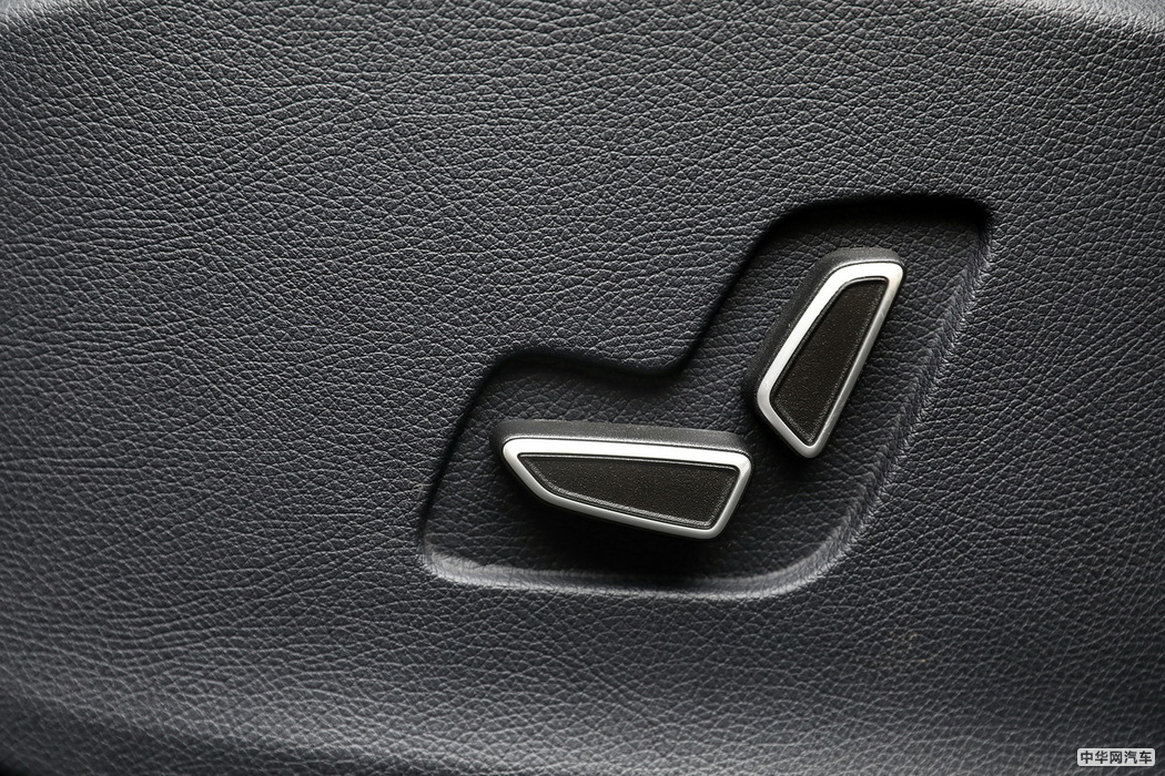 欧尚x7 2020款 1.5T 人脸识别全自动泊车太空逍遥版 组图