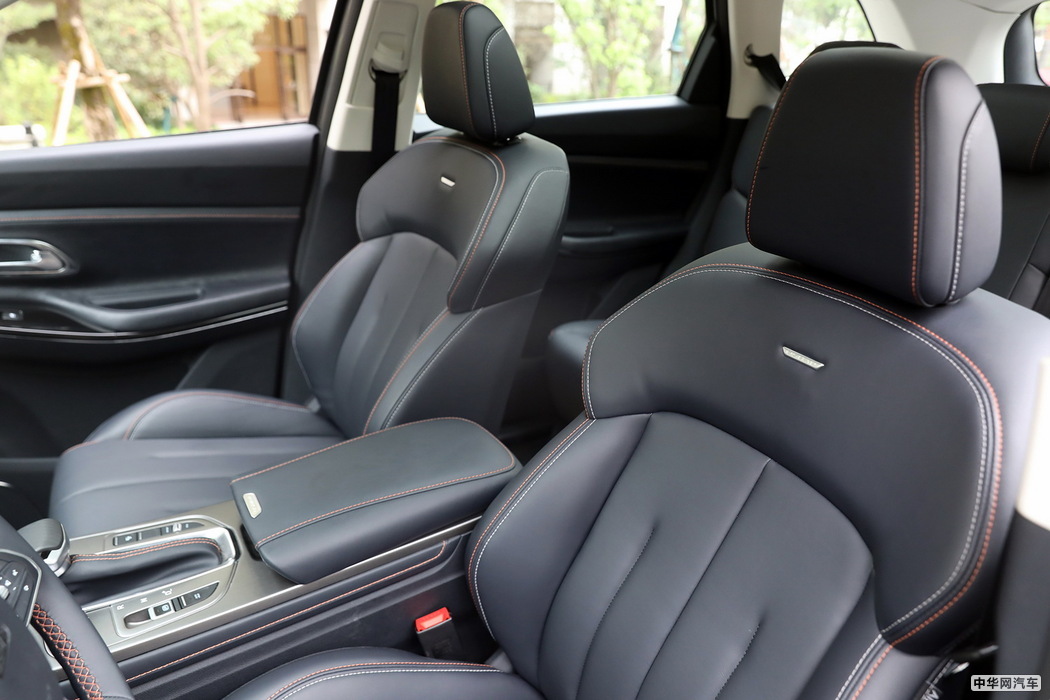 欧尚x7 2020款 1.5T 人脸识别全自动泊车太空逍遥版 组图
