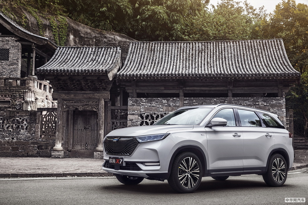 欧尚x7 2020款 1.5T 人脸识别全自动泊车太空逍遥版 组图