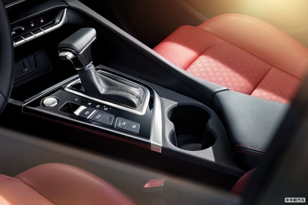 逸动 2020款 PLUS 蓝鲸NE 1.4T GDI DCT旗舰型 组图