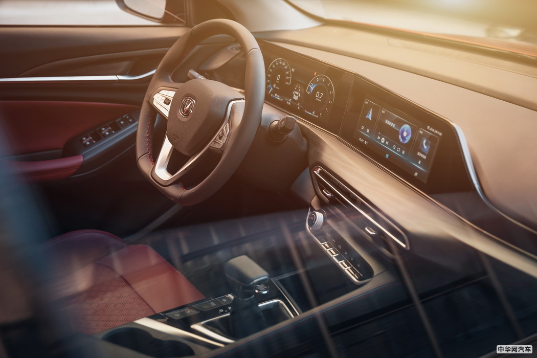 逸动 2020款 PLUS 蓝鲸NE 1.4T GDI DCT旗舰型 组图