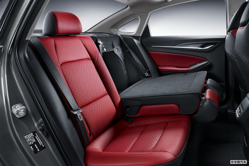 逸动 2020款 PLUS 蓝鲸NE 1.4T GDI DCT旗舰型 组图